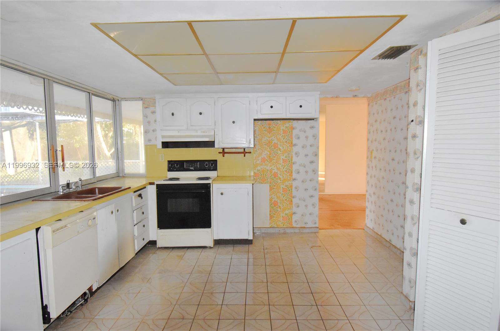 SUNRISE GOLF VILLAGE SEC - Residential