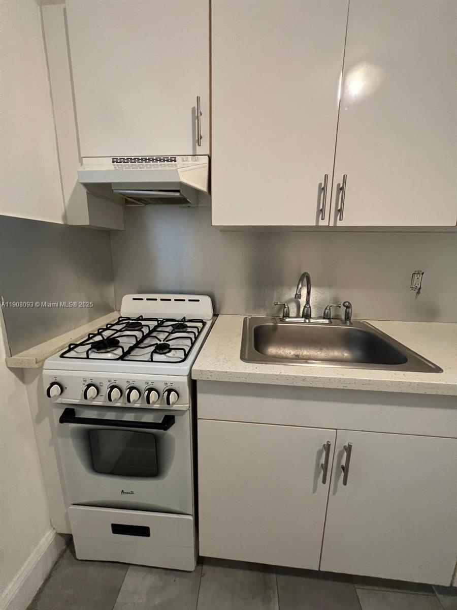 NORTHERN BLVD TRACK - Residential Lease