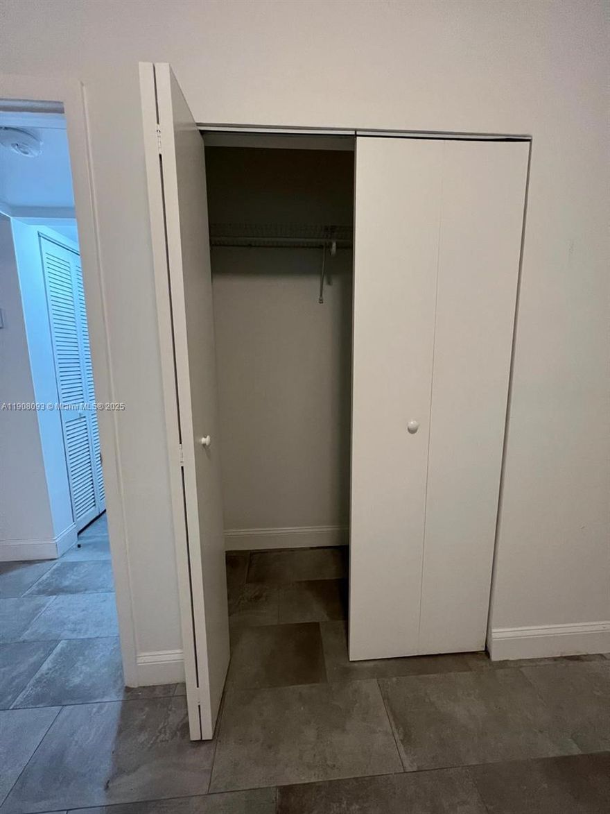 Introducing a fantastic opportunity for urban living in the heart of Miami! This 2-bedroom, 1-bathroom gem is ideally situated, offering proximity to both the vibrant Wynwood neighborhood and the bustling downtown Miami, all while providing a spacious and comfortable living experience.