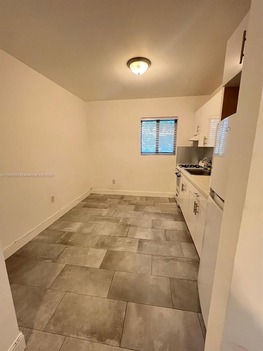 NORTHERN BLVD TRACK - Residential Lease