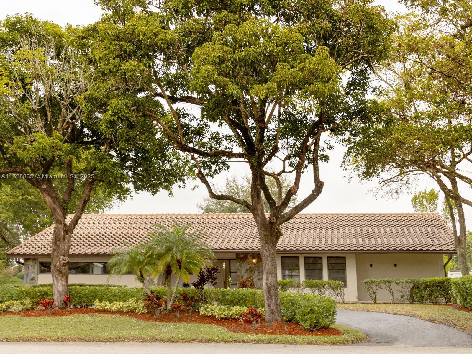 Property for Sale at 8491 Gatehouse Rd, Plantation, Miami-Dade County, Florida - Bedrooms: 4 
Bathrooms: 3  - $799,999