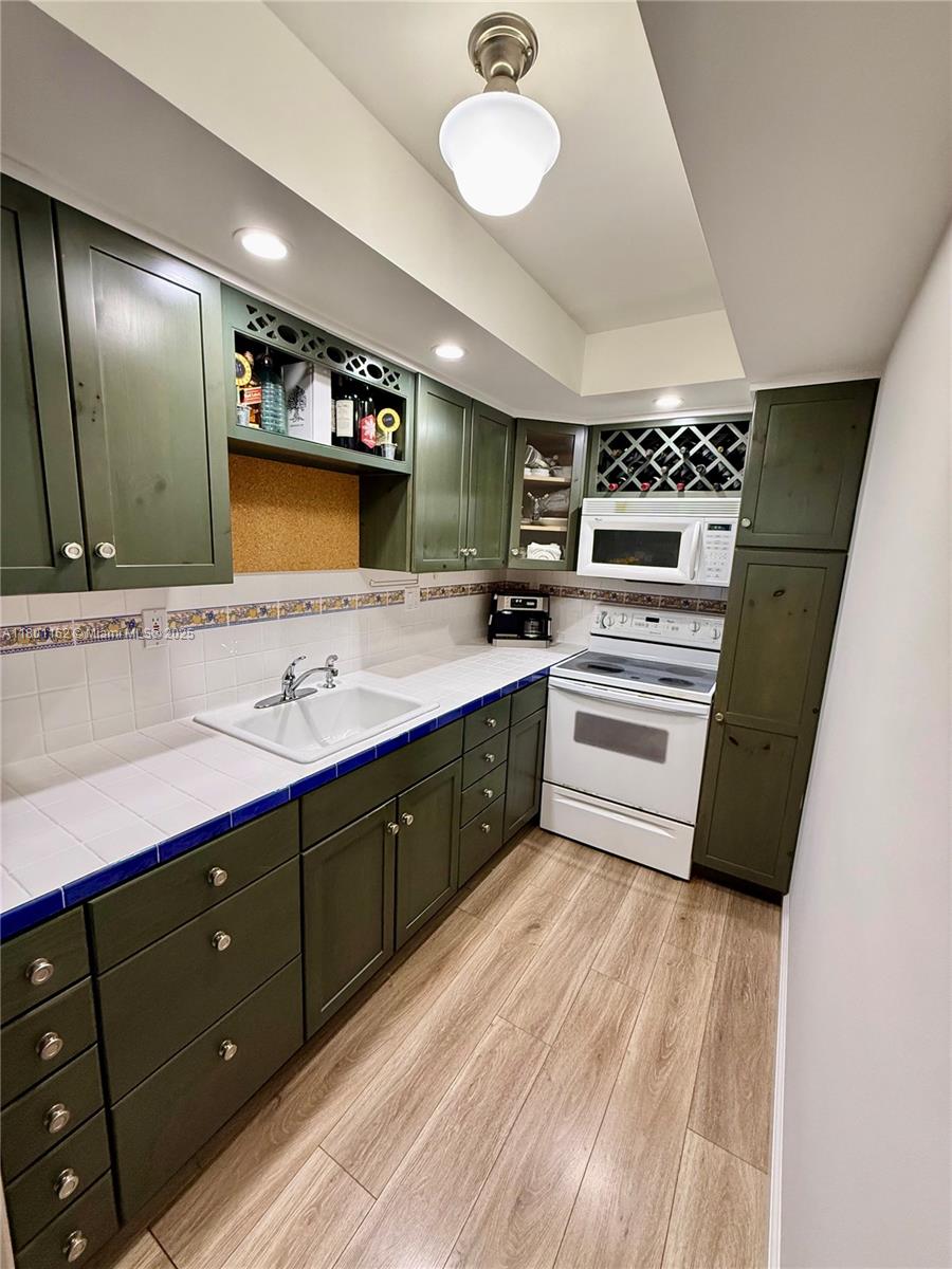 EASTERN PARKVIEW CONDO - Residential