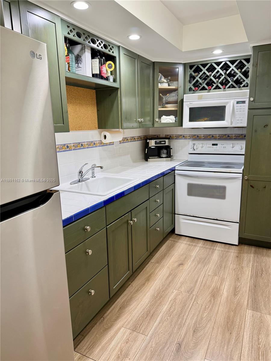 EASTERN PARKVIEW CONDO - Residential