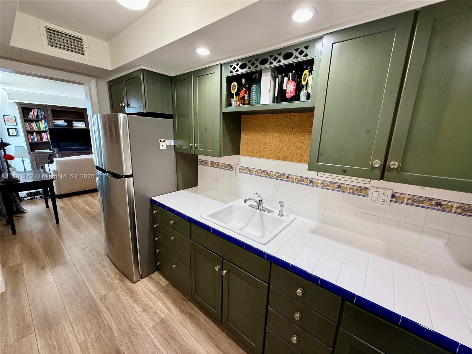 EASTERN PARKVIEW CONDO - Residential