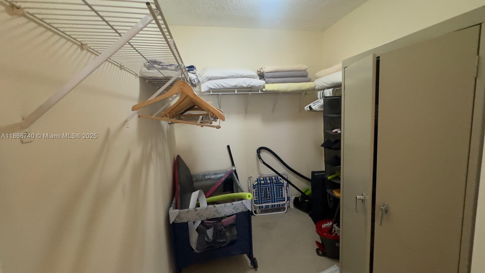 OCEAN POINT BEACH CLUB CO - Residential Lease