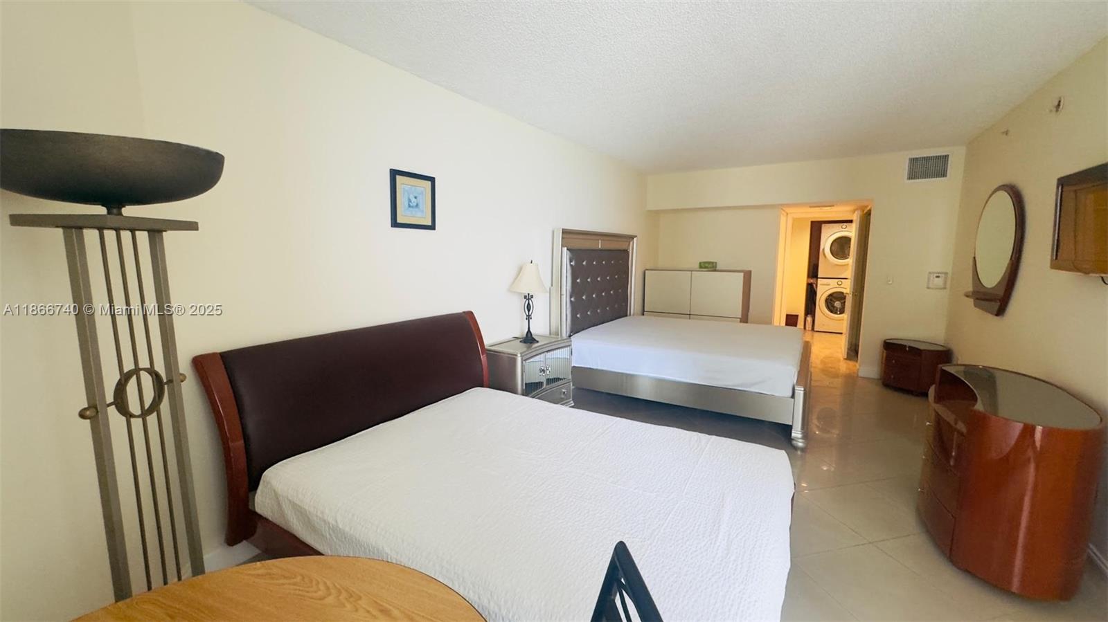 OCEAN POINT BEACH CLUB CO - Residential Lease