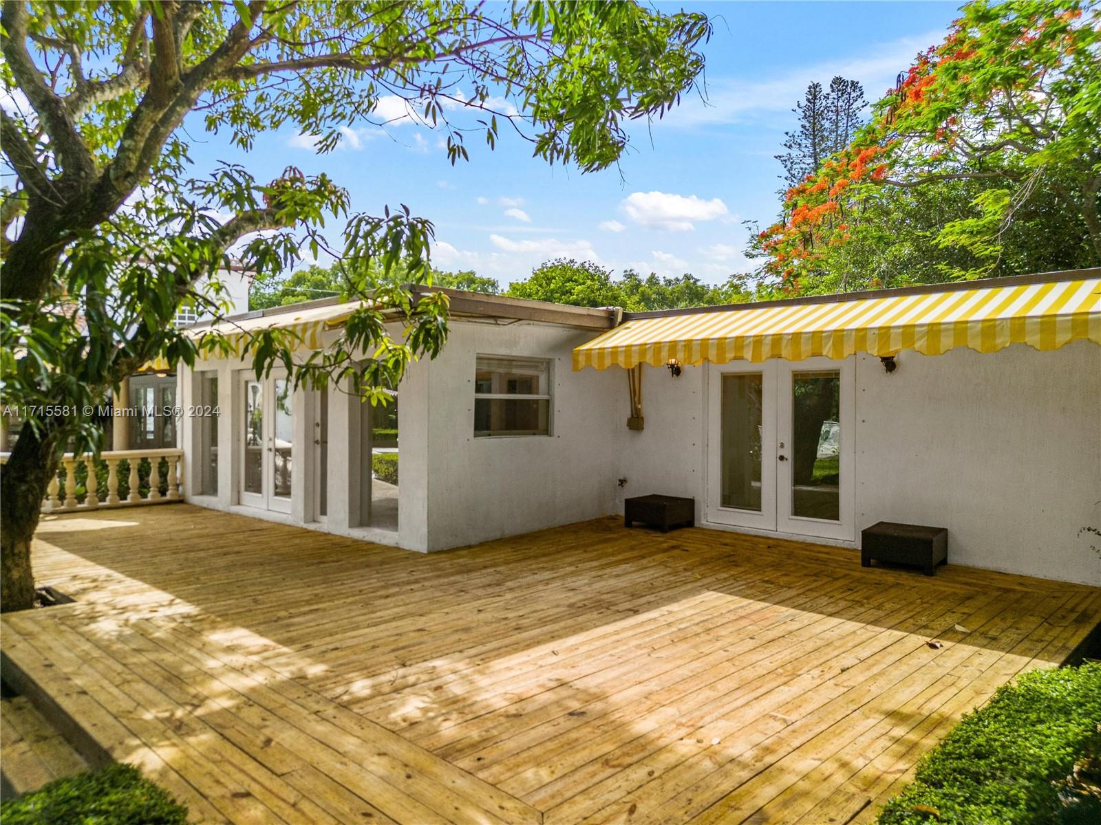 TOWN & RANCH ESTS - Residential Lease