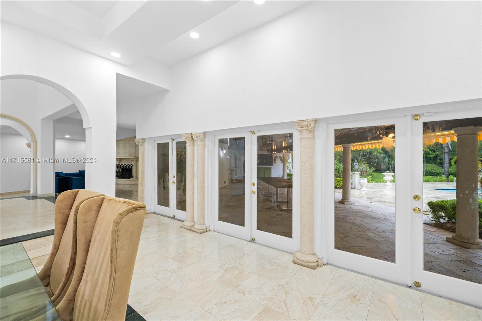 TOWN & RANCH ESTS - Residential Lease