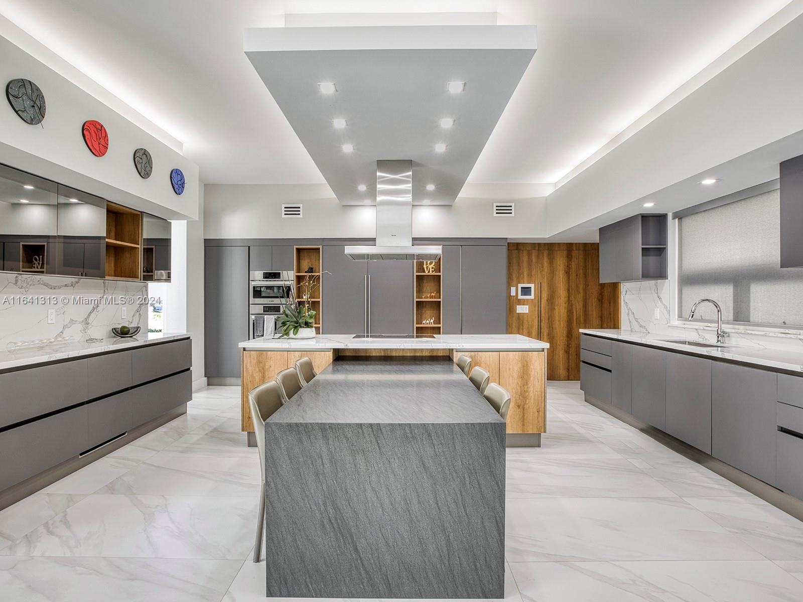 WARWICK MANOR 1ST ADDN - Residential