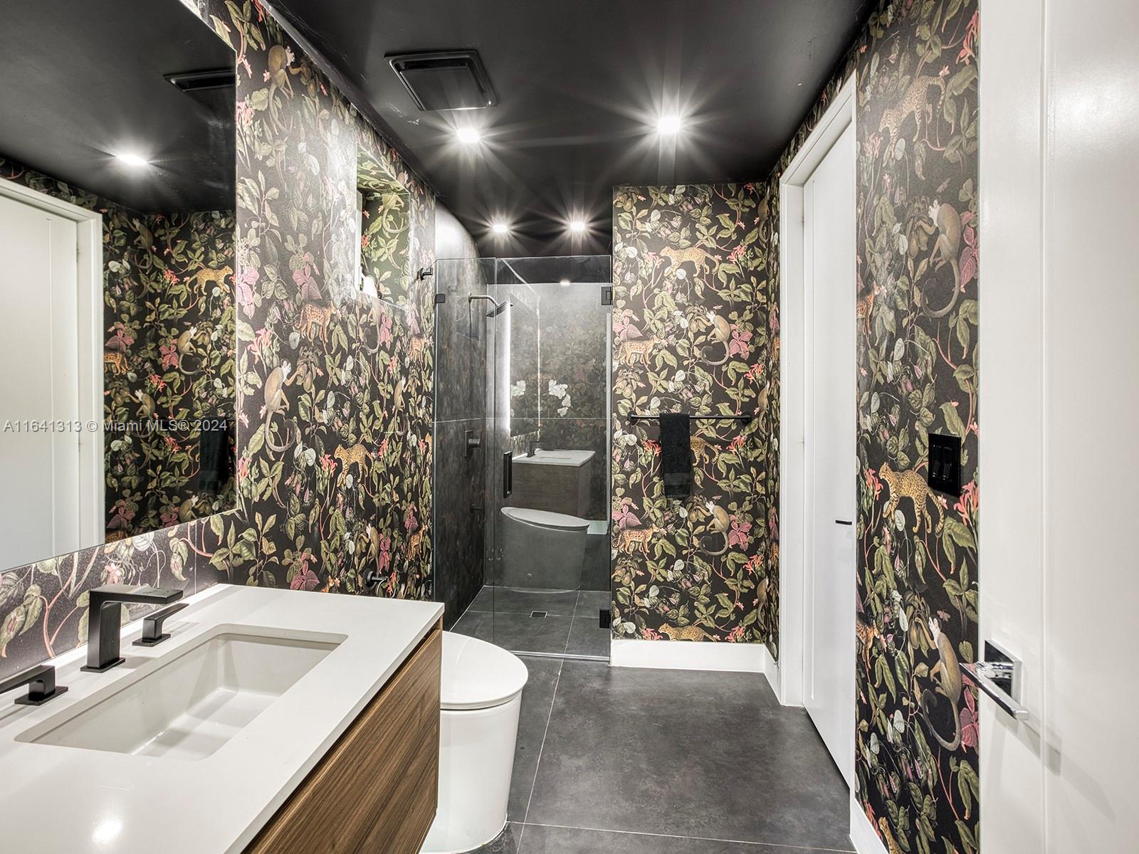 WARWICK MANOR 1ST ADDN - Residential