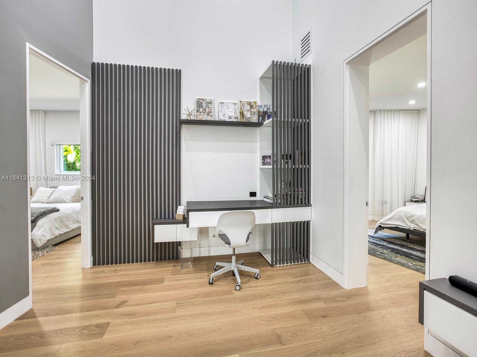 WARWICK MANOR 1ST ADDN - Residential