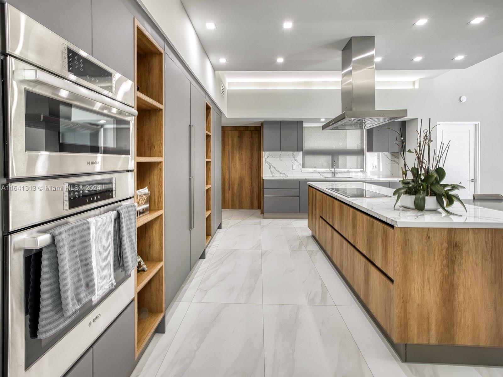 WARWICK MANOR 1ST ADDN - Residential