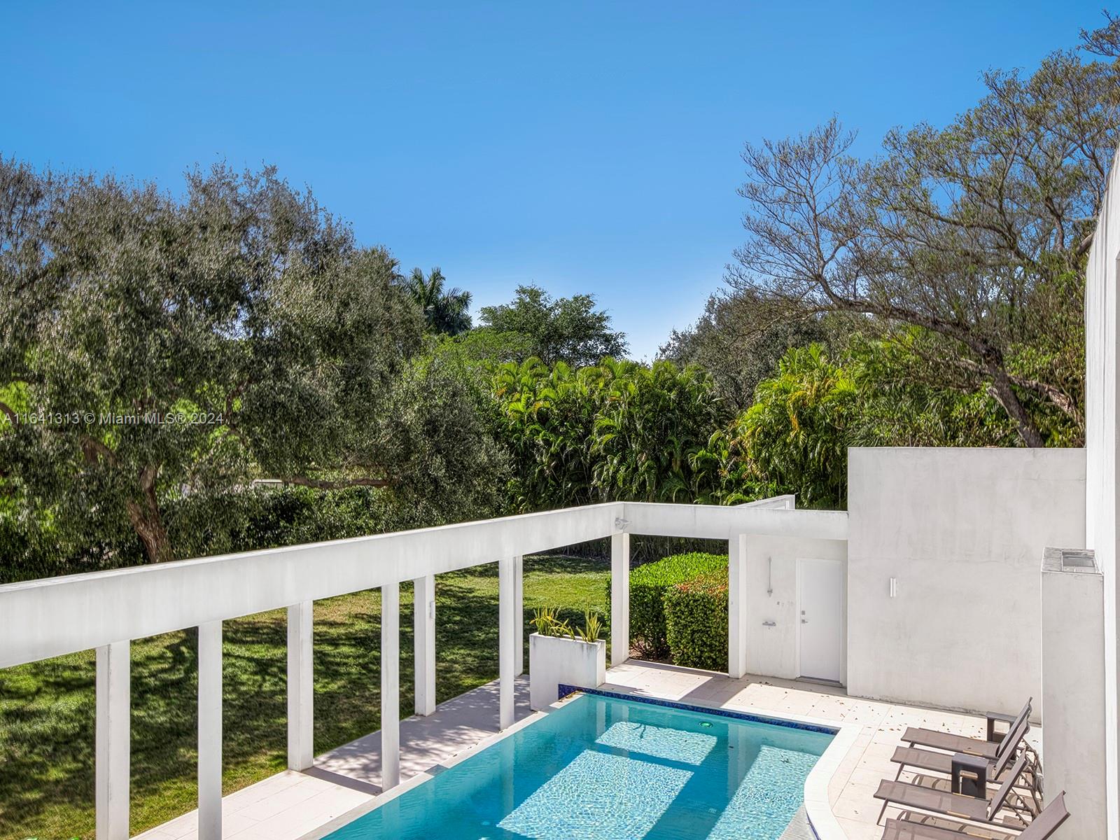 WARWICK MANOR 1ST ADDN - Residential