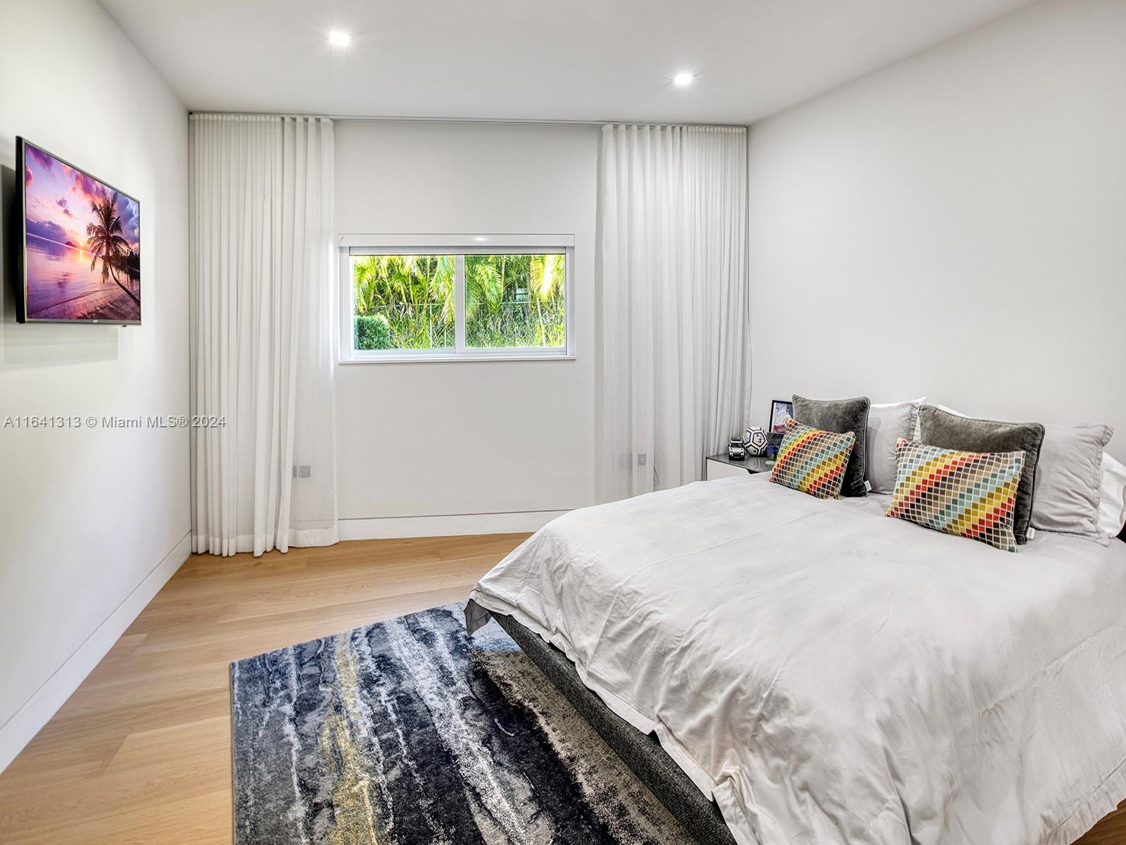 WARWICK MANOR 1ST ADDN - Residential