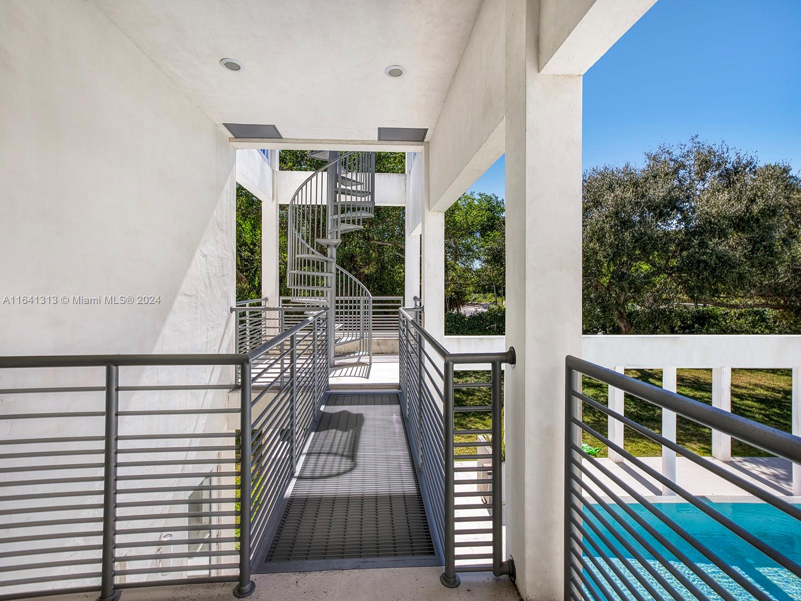 WARWICK MANOR 1ST ADDN - Residential