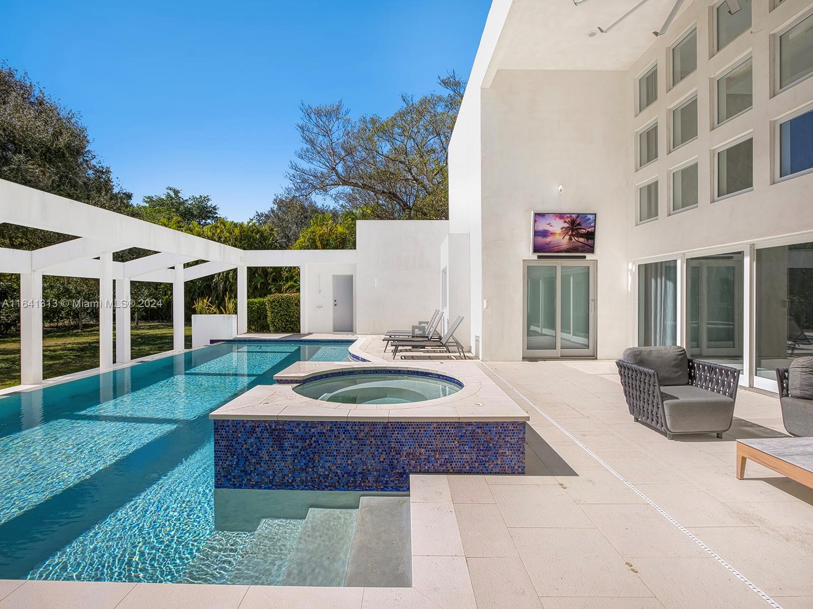 WARWICK MANOR 1ST ADDN - Residential