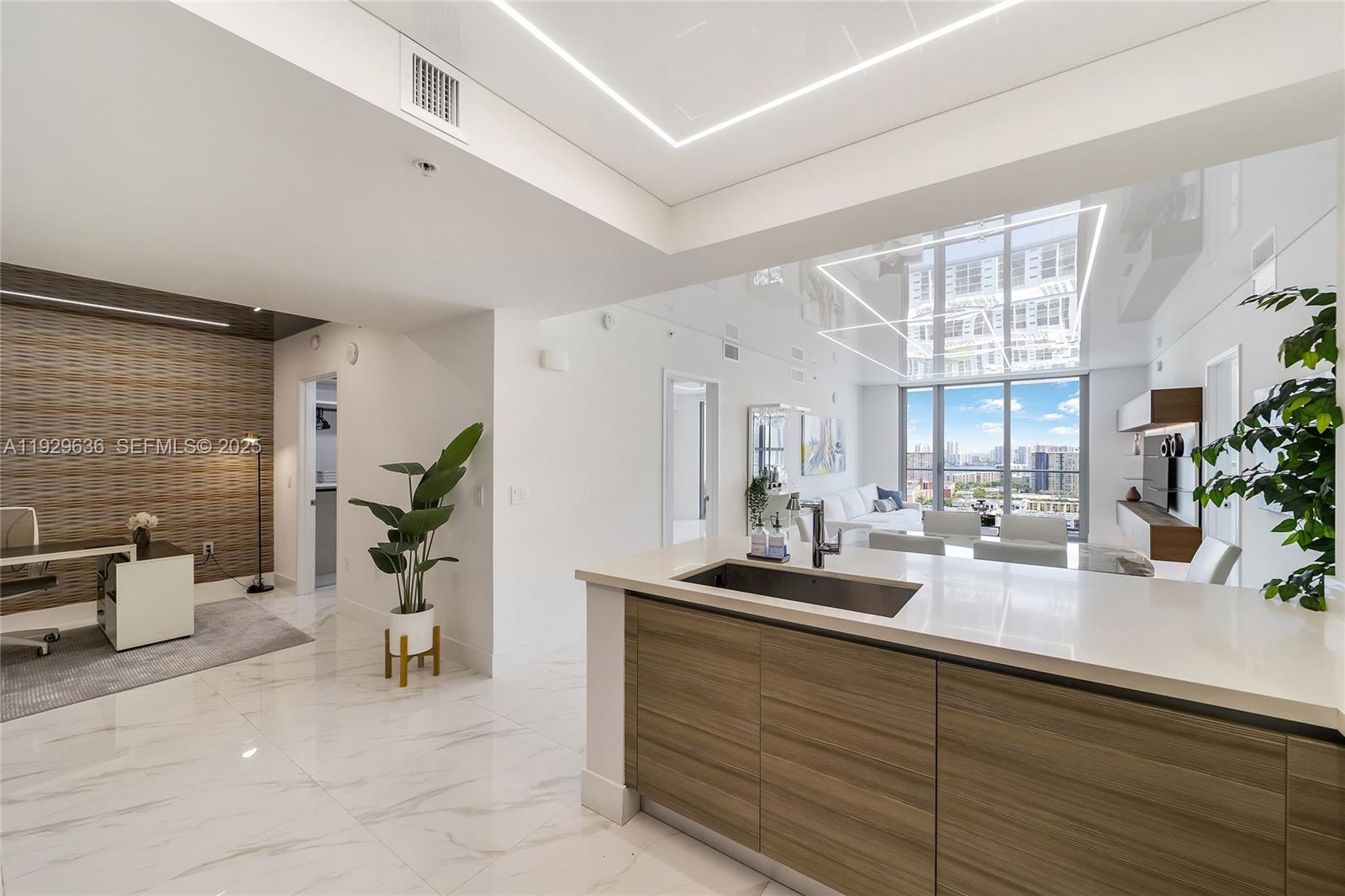 PARQUE TOWERS CONDO - Residential Lease