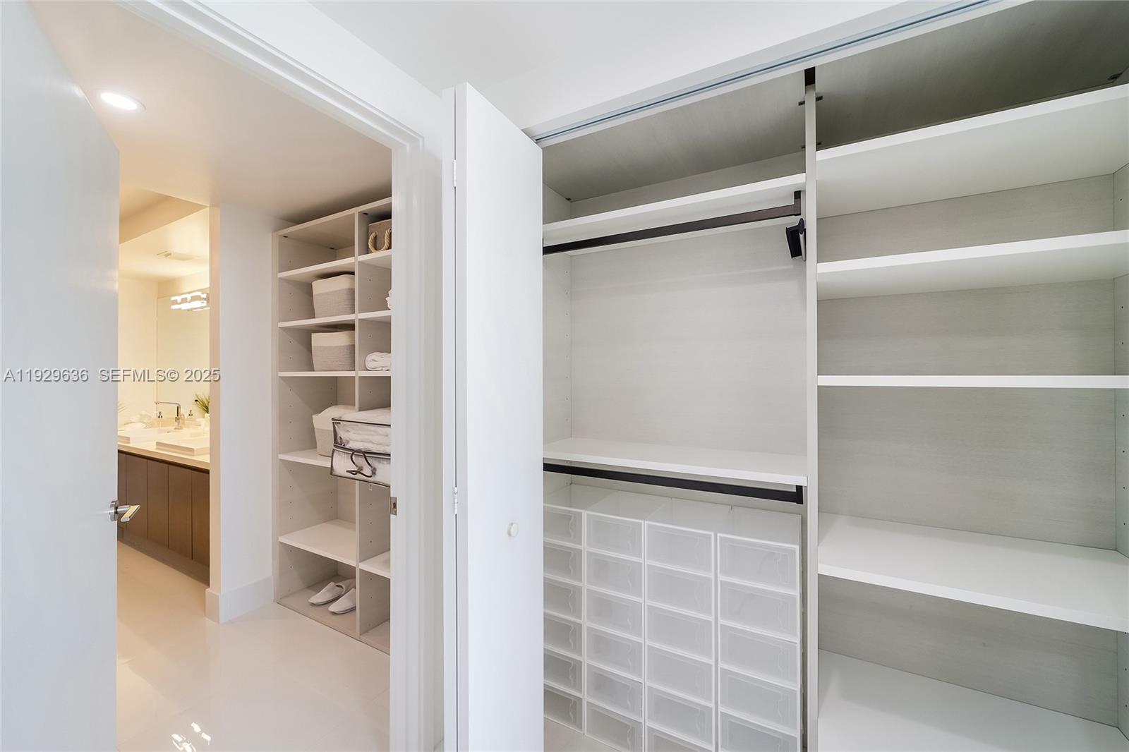 PARQUE TOWERS CONDO - Residential Lease