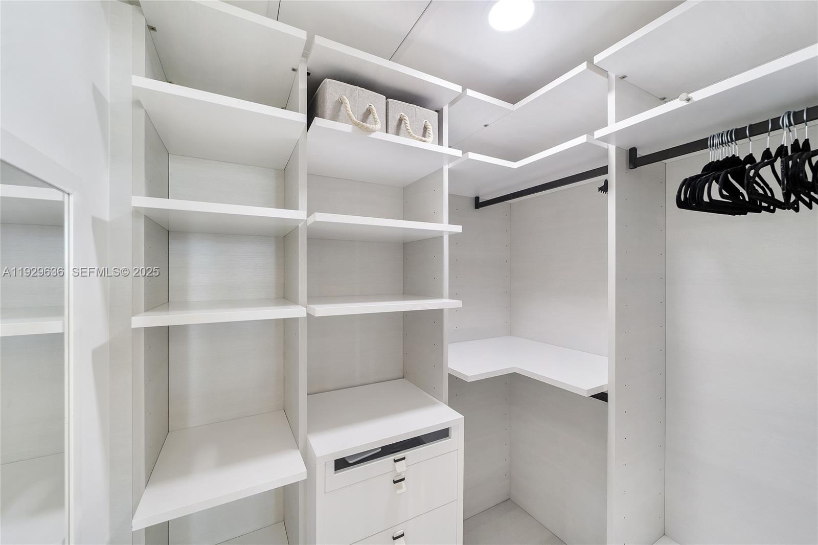 PARQUE TOWERS CONDO - Residential Lease