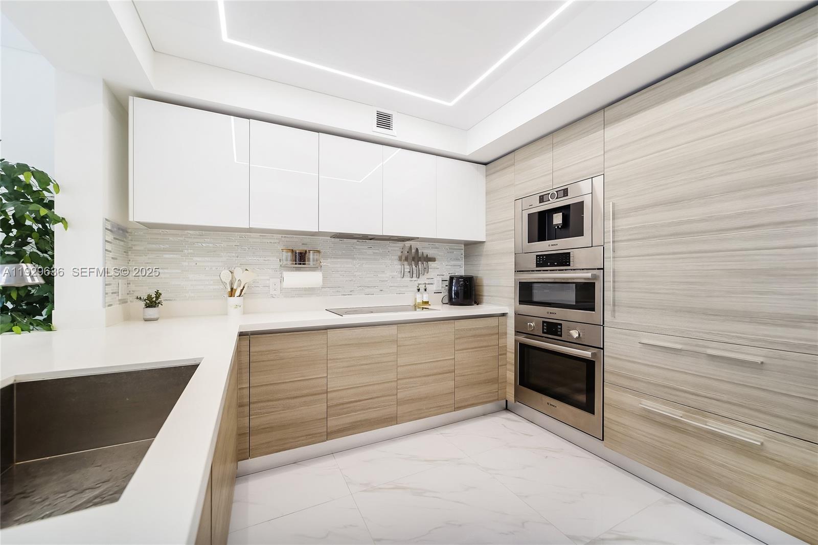 PARQUE TOWERS CONDO - Residential Lease