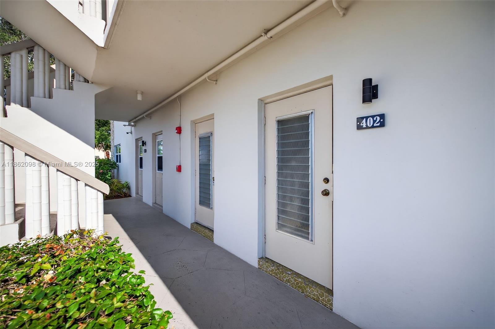 SEAGRAPE GARDENS CONDO - Residential