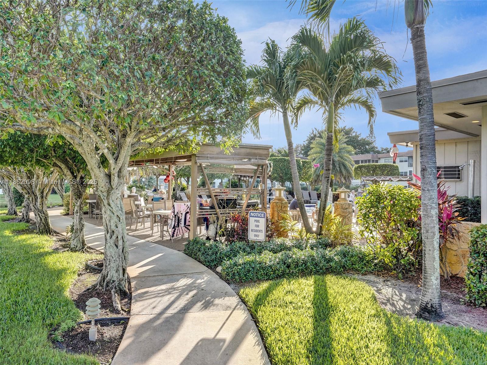 SEAGRAPE GARDENS CONDO - Residential