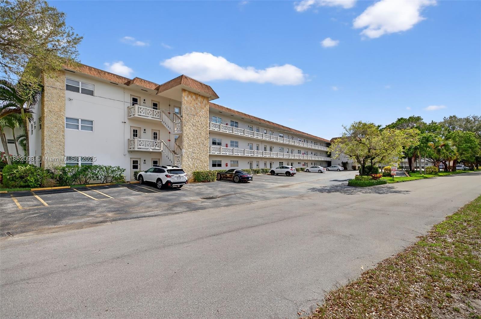 SEAGRAPE GARDENS CONDO - Residential