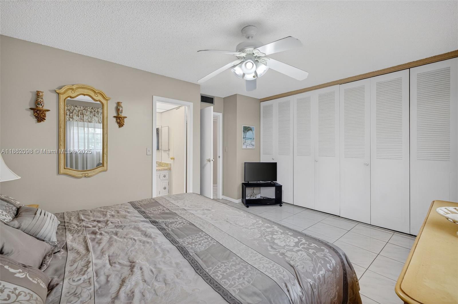 SEAGRAPE GARDENS CONDO - Residential