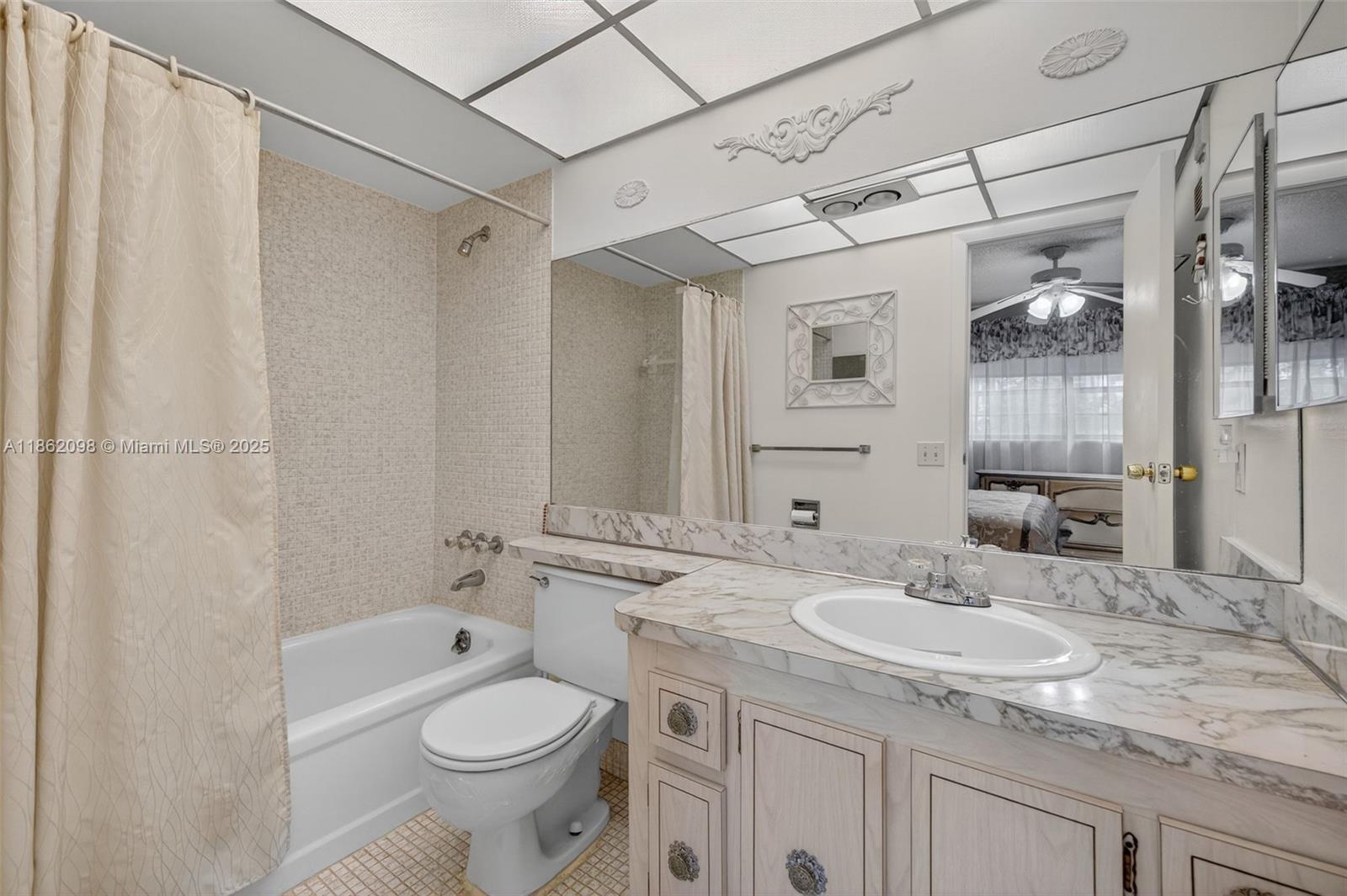 SEAGRAPE GARDENS CONDO - Residential