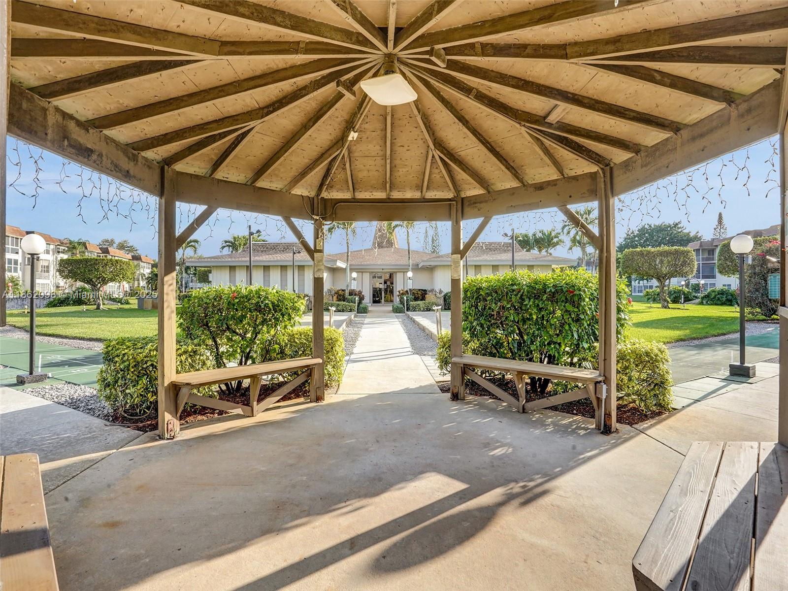 SEAGRAPE GARDENS CONDO - Residential