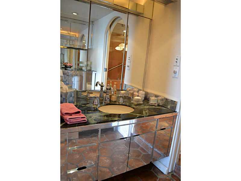 BRICKELL BAY CLUB CONDO - Residential Lease