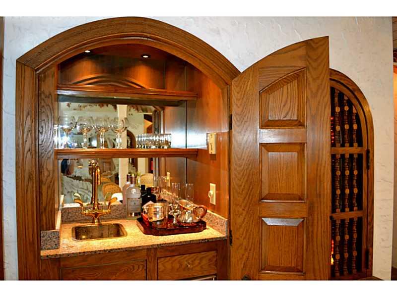 BRICKELL BAY CLUB CONDO - Residential Lease