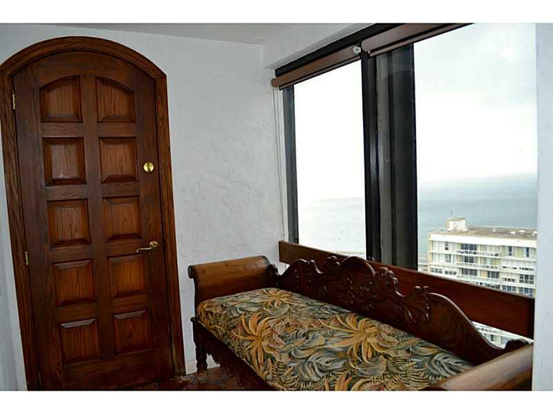 BRICKELL BAY CLUB CONDO - Residential Lease