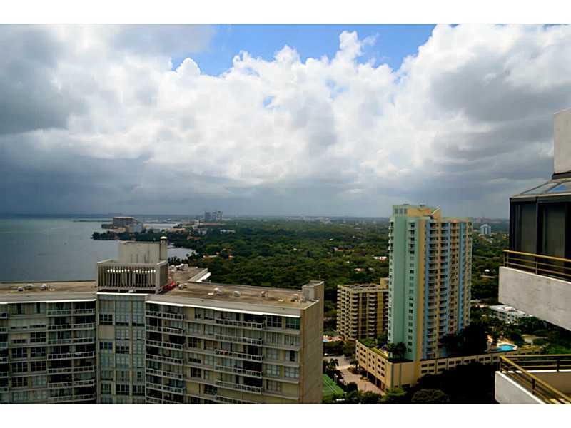 BRICKELL BAY CLUB CONDO - Residential Lease