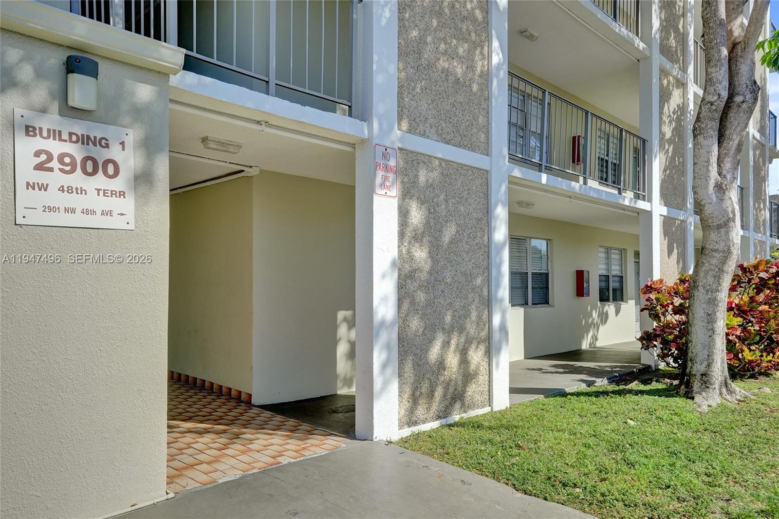 CYPRESS CHASE CONDO NO 1 - Residential