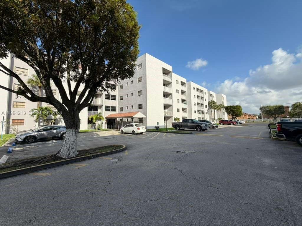 FONTAINEBLEAU GARDENS CON - Residential Lease