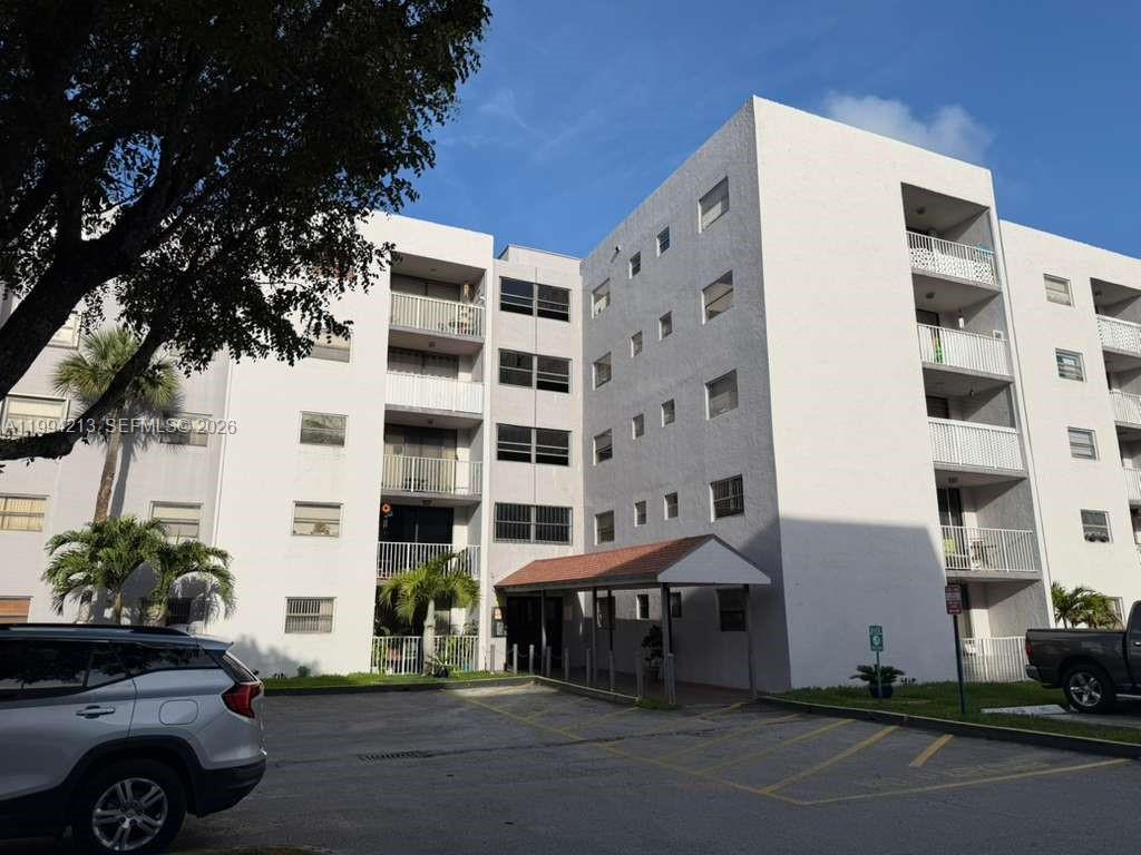 FONTAINEBLEAU GARDENS CON - Residential Lease