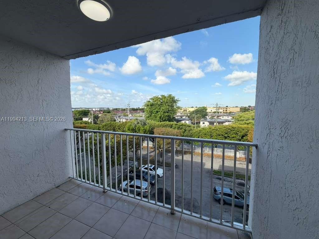 FONTAINEBLEAU GARDENS CON - Residential Lease