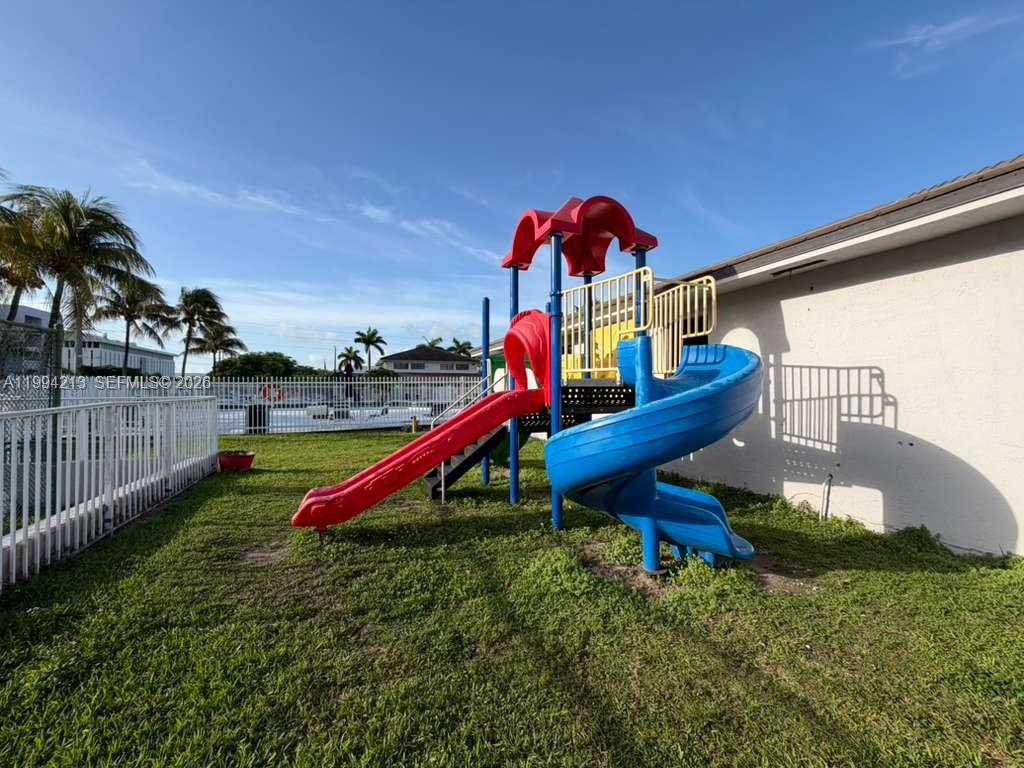 FONTAINEBLEAU GARDENS CON - Residential Lease