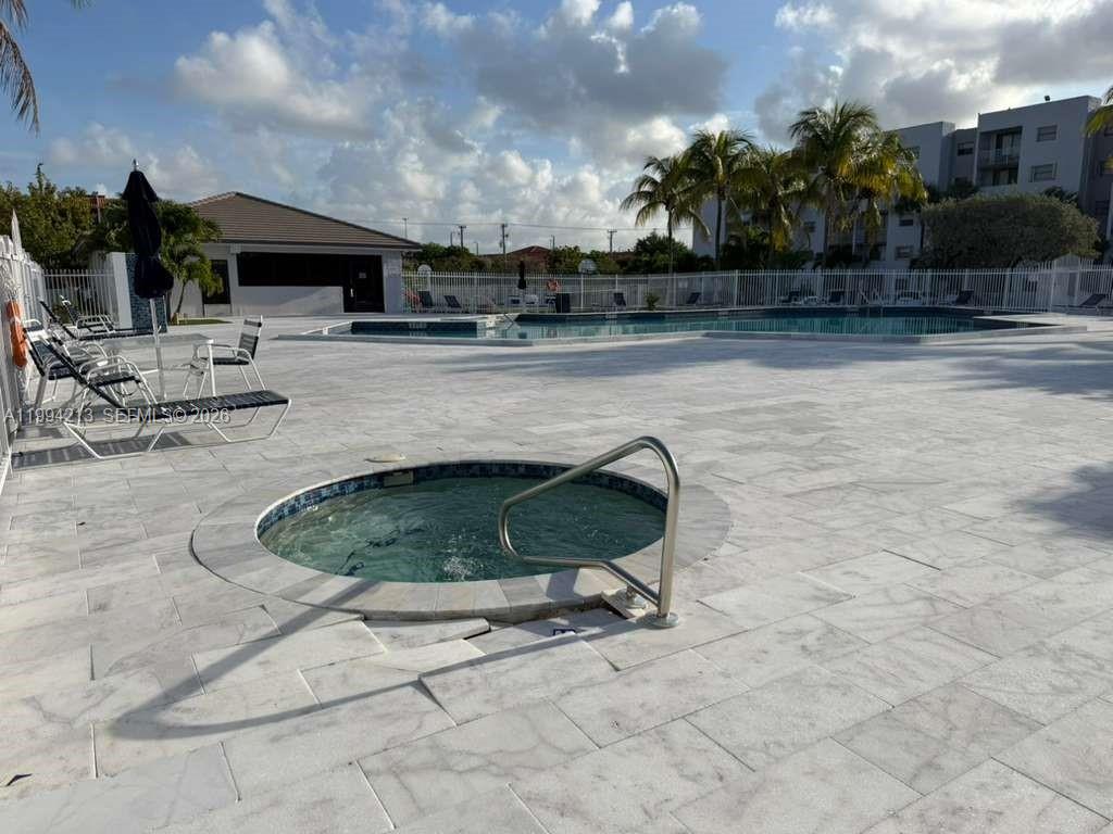 FONTAINEBLEAU GARDENS CON - Residential Lease