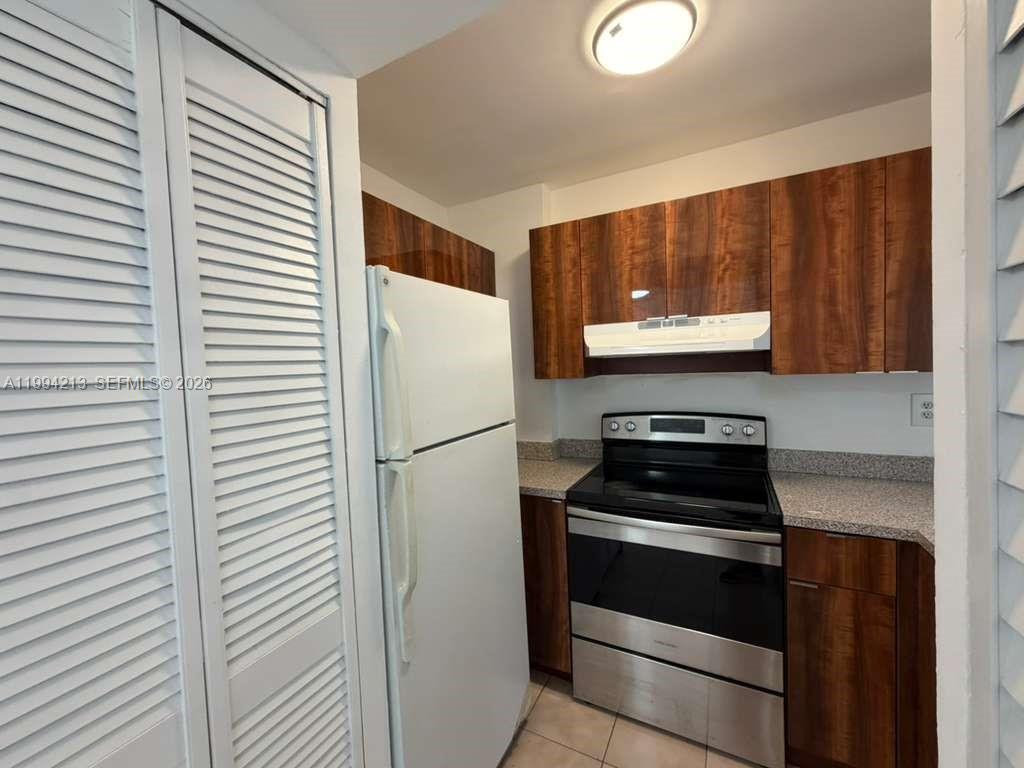 FONTAINEBLEAU GARDENS CON - Residential Lease