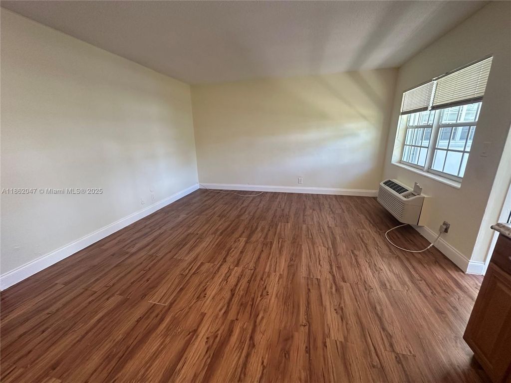 Photo of 5420 NE 22nd Ter #10, Fort Lauderdale, FL 33308 (MLS # A11862047)