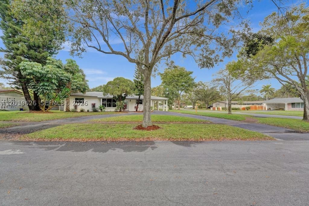 101 SW 53rd Ave, Plantation FL 33317