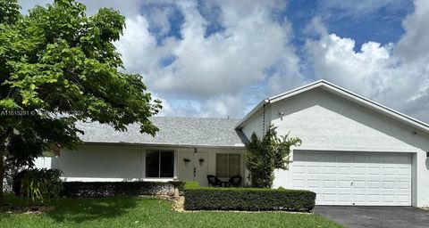 Single Family Residence in Miami FL 11044 127th Ct Ct.jpg