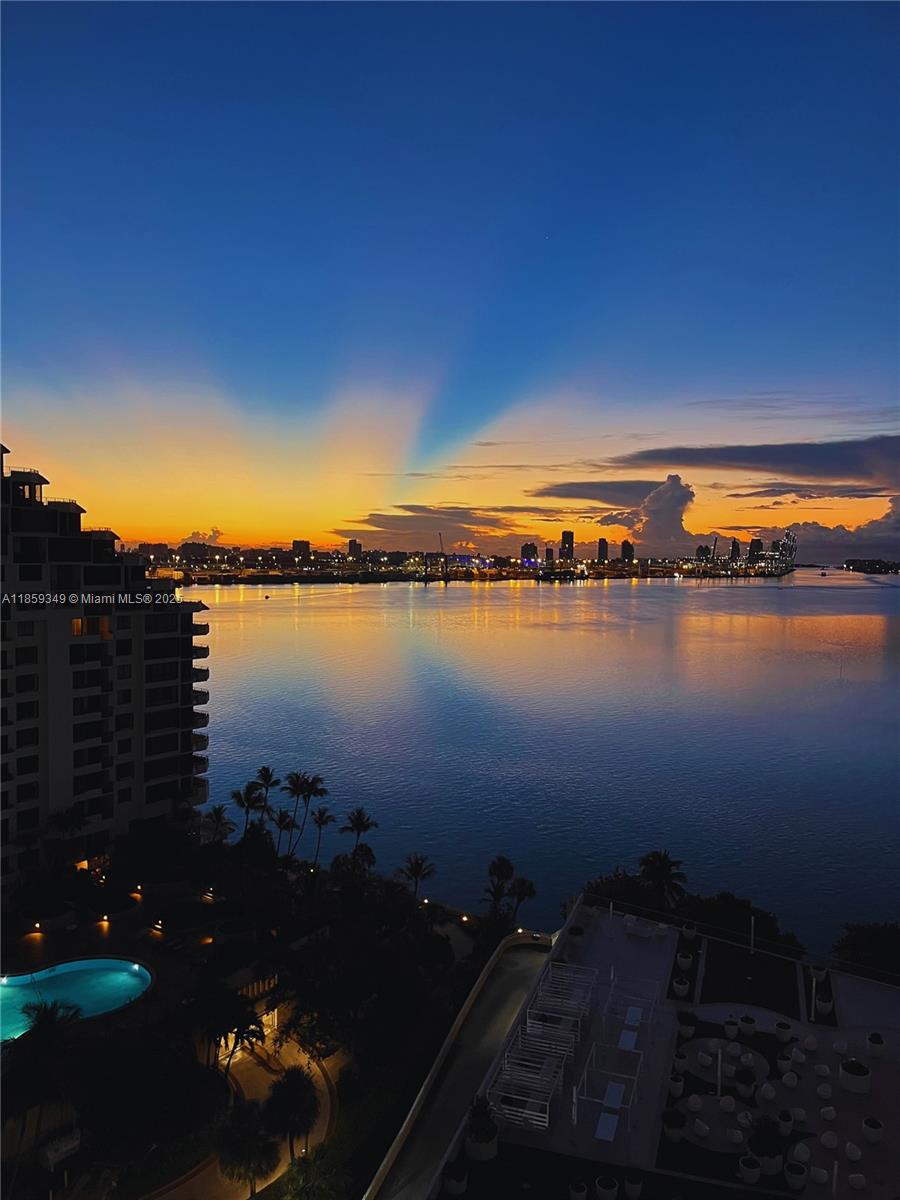 ISOLA CONDO - Residential