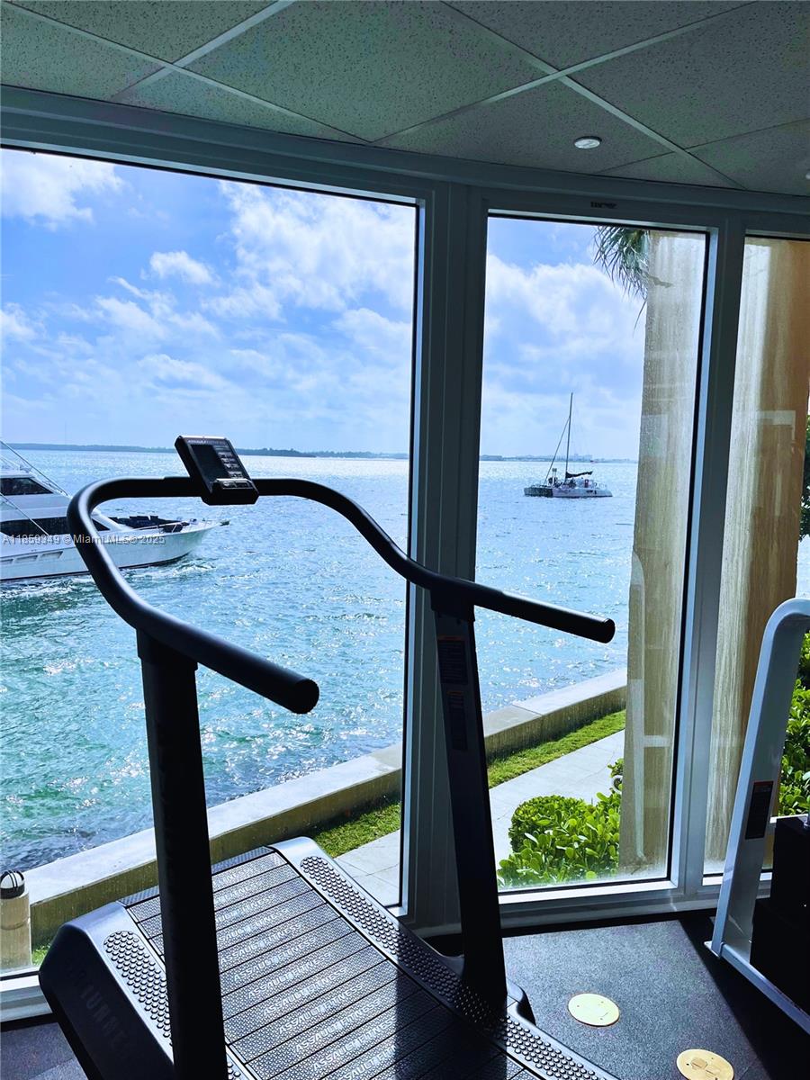 ISOLA CONDO - Residential