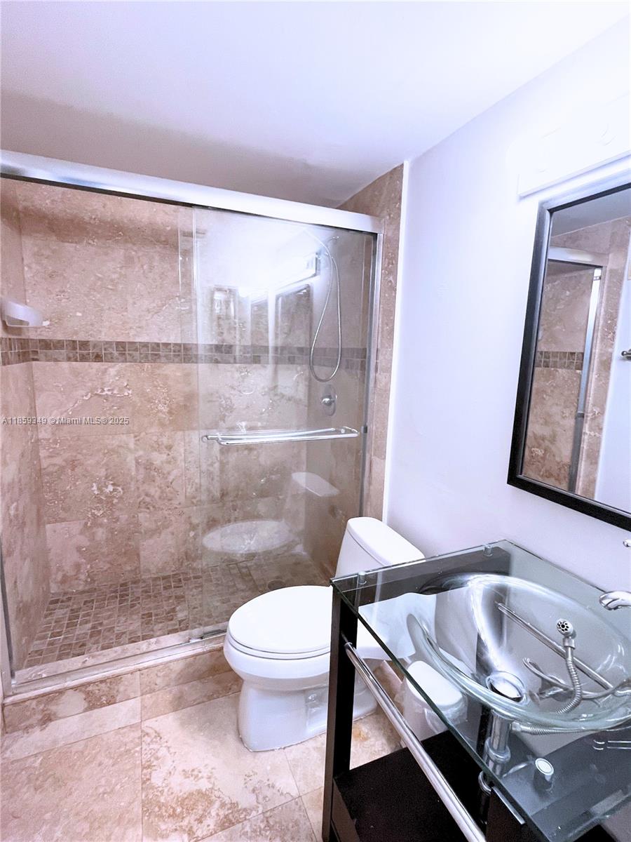 ISOLA CONDO - Residential