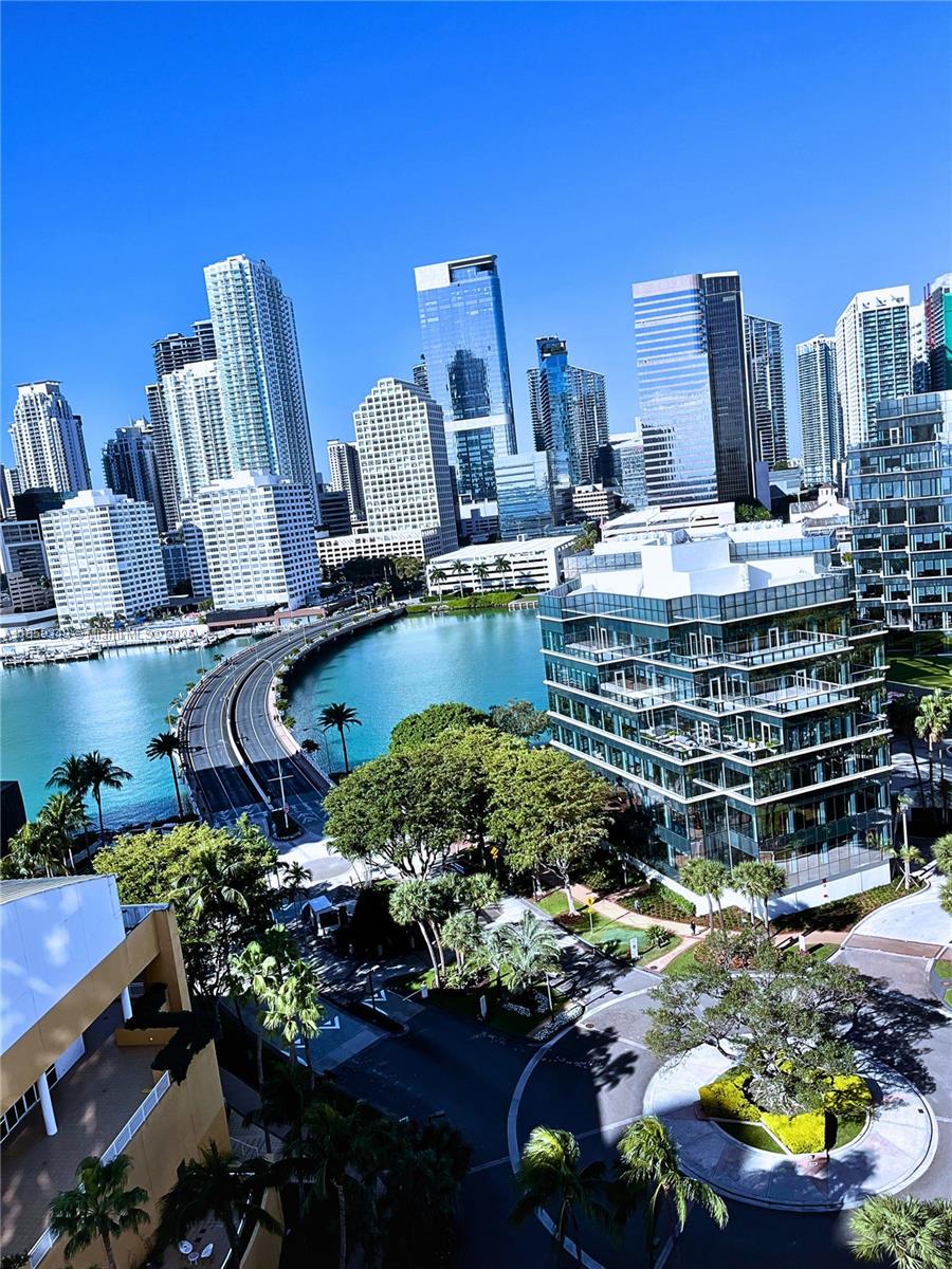 ISOLA CONDO - Residential