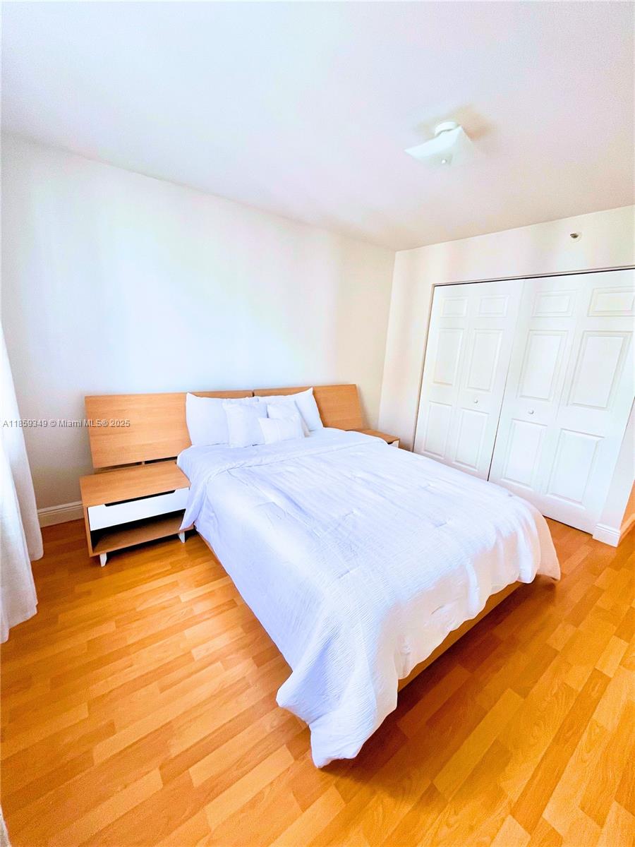 ISOLA CONDO - Residential