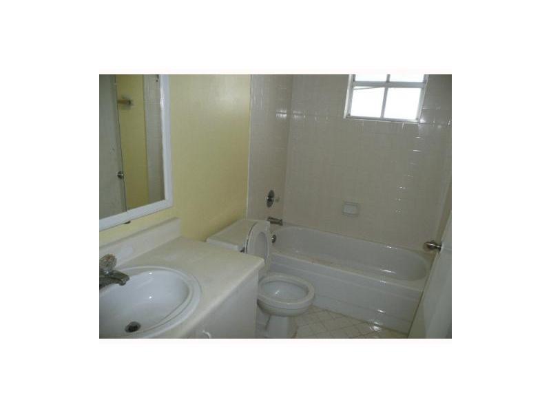 WINDMILL LAKES II CONDO - Residential Lease